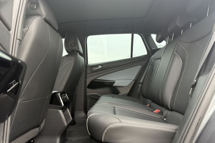Used Volkswagen ID.4 X 2021 Pure+ Long-Range Edition Interior 3