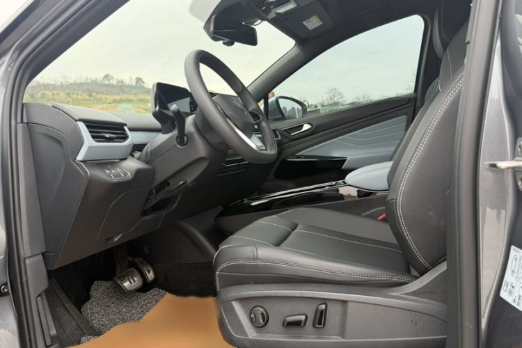 Used Volkswagen ID.4 X 2021 Pure+ Long-Range Edition Interior 4