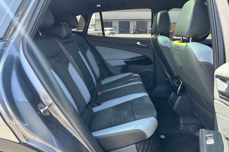 Used Volkswagen ID.4 X 2021 Pro Smart Long-Range Edition Interior 4