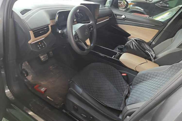 Used Volkswagen ID.4 X 2021 Pure Edition Left Front Seat