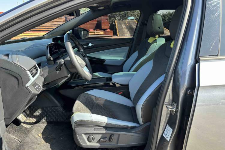 Used Volkswagen ID.4 X 2021 Pro Smart Long-Range Edition Left Front Seat