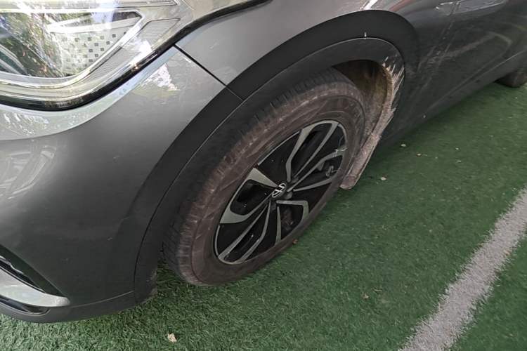 Used Volkswagen ID.4 X 2021 Pure Edition Left Front Wheel Hub