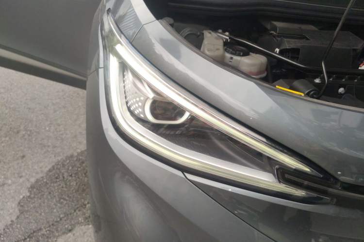 Used Volkswagen ID.4 X 2021 Pro Smart Long-Range Edition Right Front Headlight