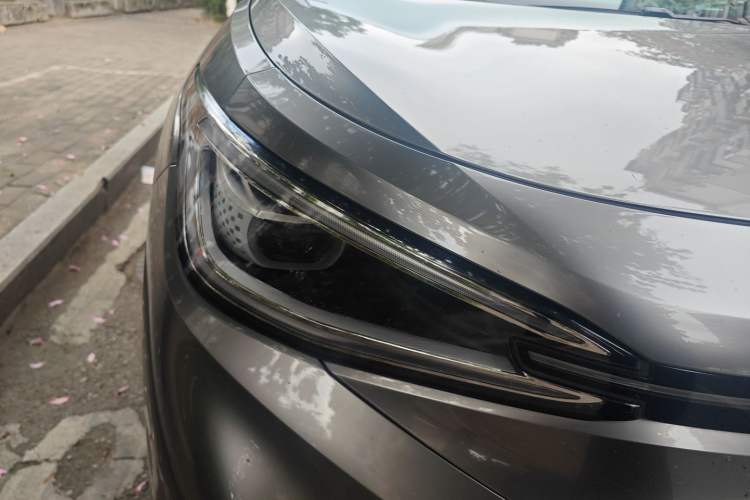 Used Volkswagen ID.4 X 2021 Pro Smart Long-Range Edition Right Front Headlight