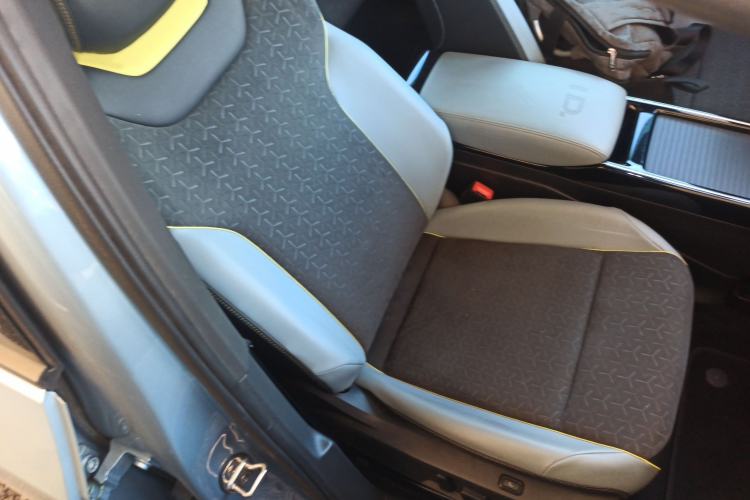 Used Volkswagen ID.4 X 2021 Pro Smart Long-Range Edition Right Front Seat