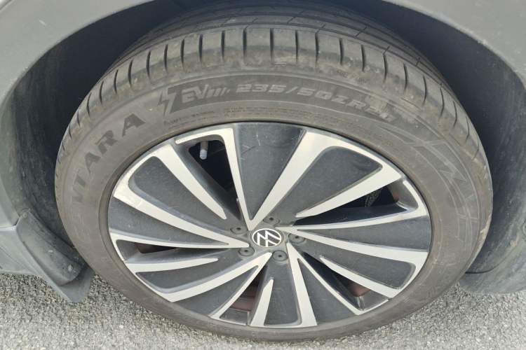 Used Volkswagen ID.4 X 2021 Pure+ Long-Range Edition Right Front Wheel Hub