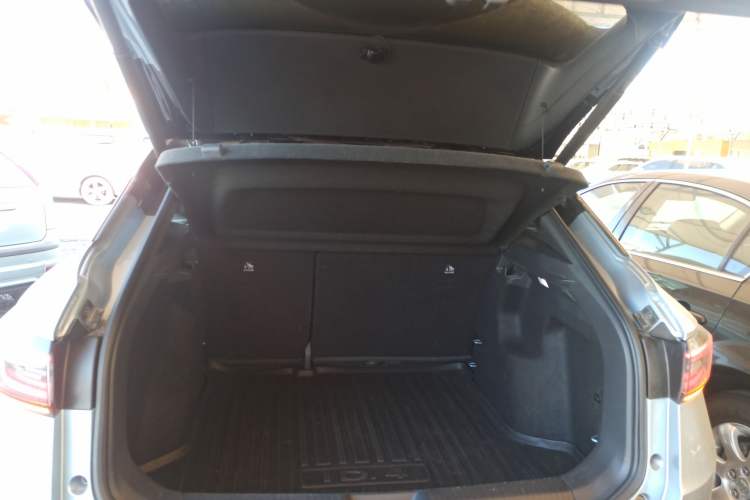 Used Volkswagen ID.4 X 2021 Pro Smart Long-Range Edition Trunk