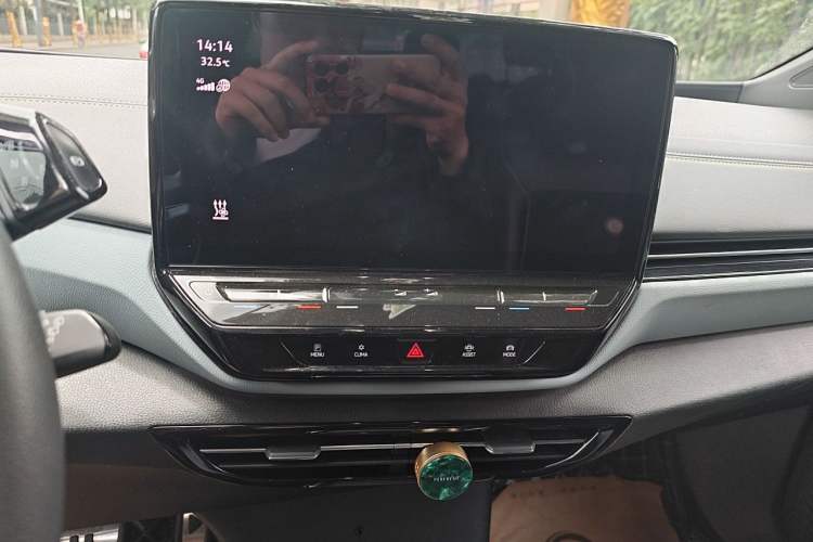 Used Volkswagen ID.4 X 2021 Pure+ Long-Range Edition Audio And AC Panel