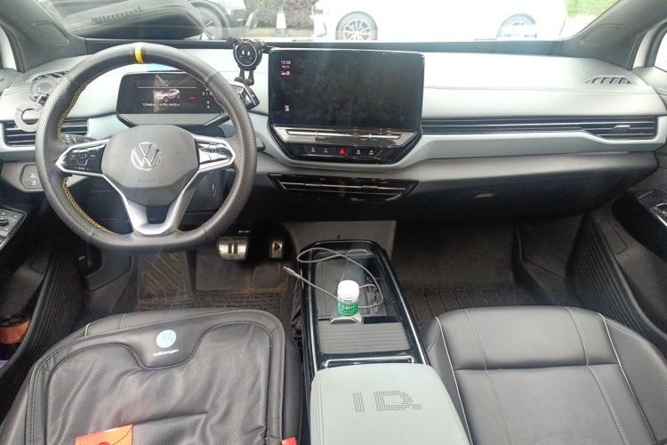 Used Volkswagen ID.4 X 2021 Pure+ Long-Range Edition Center Console