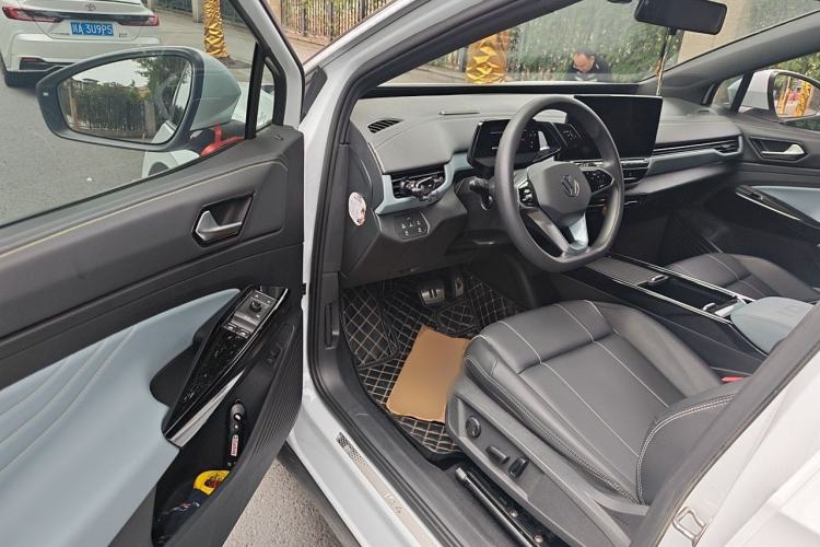 Used Volkswagen ID.4 X 2021 Pure+ Long-Range Edition Driver Seat