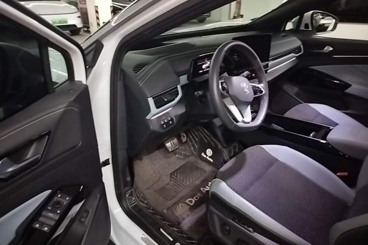 Used Volkswagen ID.4 X 2021 Pro Smart Long-Range Edition Driver Seat