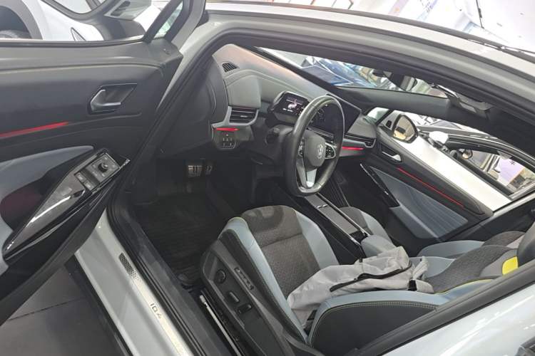 Used Volkswagen ID.4 X 2021 Pro Smart Long-Range Edition Driver Seat