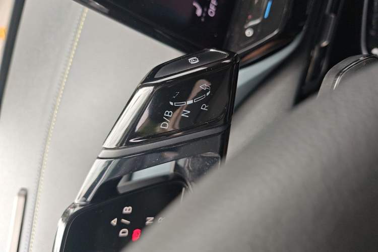 Used Volkswagen ID.4 X 2021 Pure+ Long-Range Edition Gear Lever