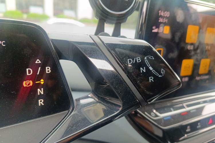 Used Volkswagen ID.4 X 2021 Pure+ Long-Range Edition Gear Lever