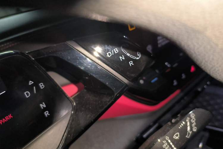 Used Volkswagen ID.4 X 2021 Pure+ Long-Range Edition Gear Lever