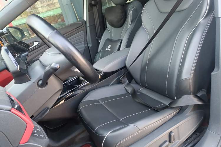 Used Volkswagen ID.4 X 2021 Pure Edition Left Front Seat