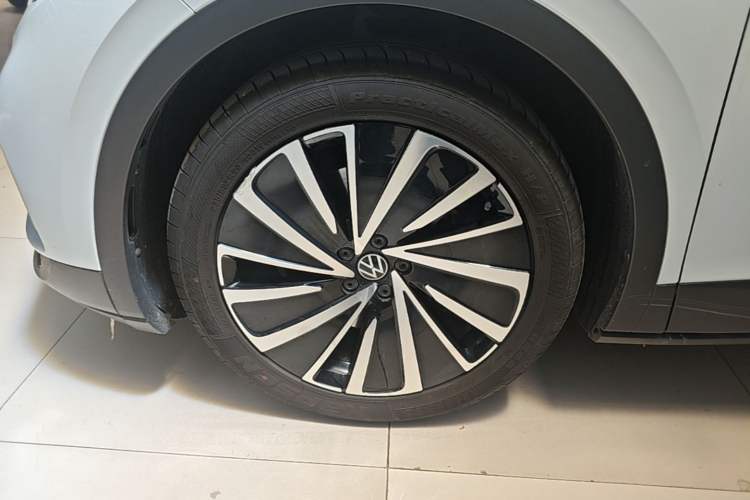 Used Volkswagen ID.4 X 2021 Pro Smart Long-Range Edition Left Front Wheel Hub