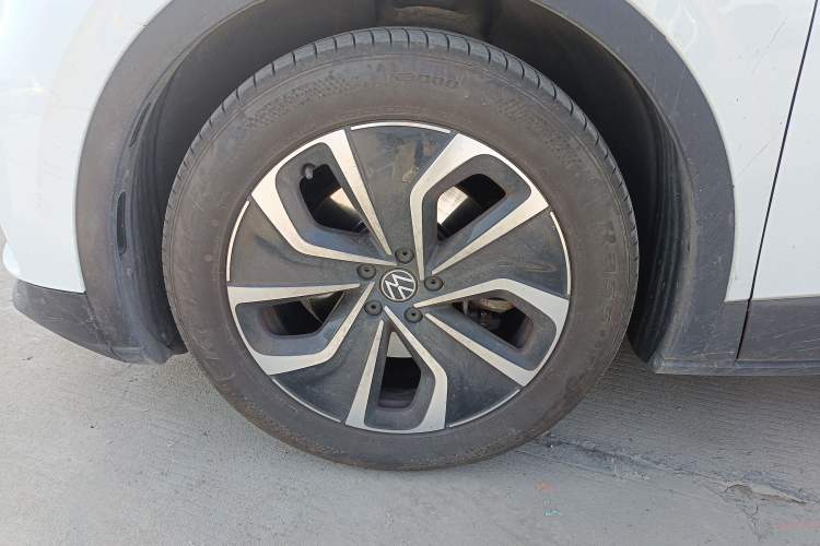 Used Volkswagen ID.4 X 2021 Pure Edition Left Front Wheel Hub