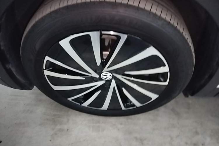 Used Volkswagen ID.4 X 2021 Pro Smart Long-Range Edition Left Front Wheel Hub
