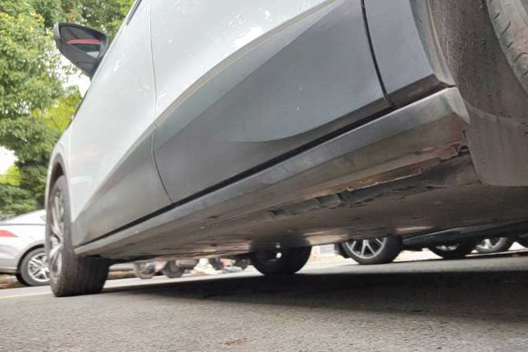 Used Volkswagen ID.4 X 2021 Pure+ Long-Range Edition Left Side Sill