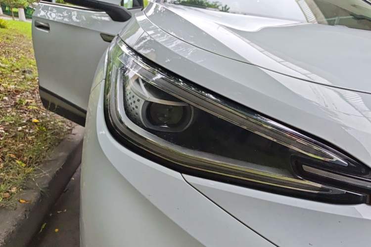 Used Volkswagen ID.4 X 2021 Pro Smart Long-Range Edition Right Front Headlight