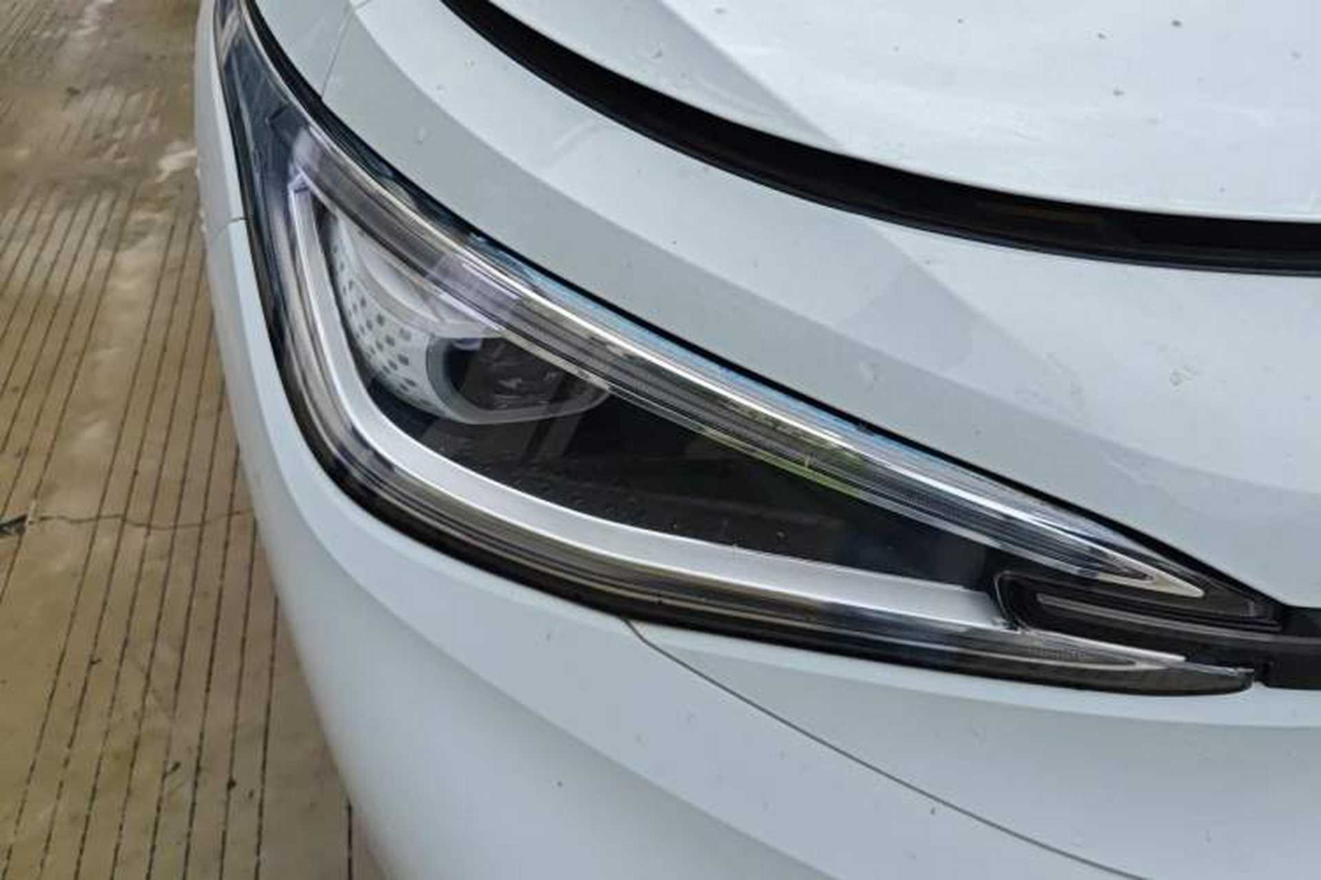 Used Volkswagen ID.4 X 2021 Pure+ Long-Range Edition Right Front Headlight