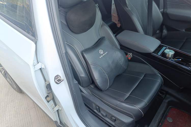 Used Volkswagen ID.4 X 2021 Pure Edition Right Front Seat