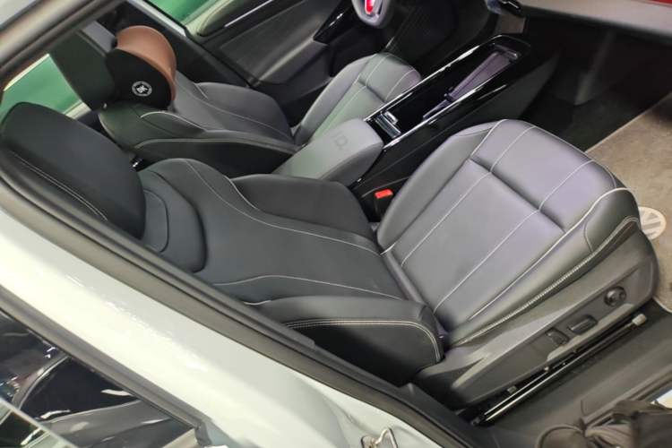 Used Volkswagen ID.4 X 2021 Pure Edition Right Front Seat
