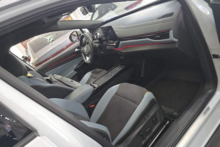 Used Volkswagen ID.4 X 2021 Pro Smart Long-Range Edition Right Front Seat