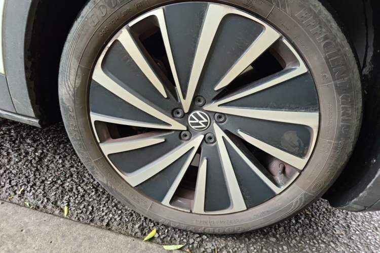 Used Volkswagen ID.4 X 2021 Pro Smart Long-Range Edition Right Front Wheel Hub