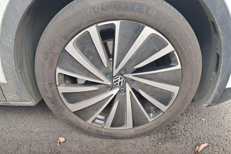 Used Volkswagen ID.4 X 2021 Pure+ Long-Range Edition Right Front Wheel Hub