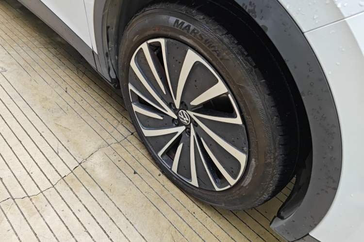 Used Volkswagen ID.4 X 2021 Pure+ Long-Range Edition Right Front Wheel Hub