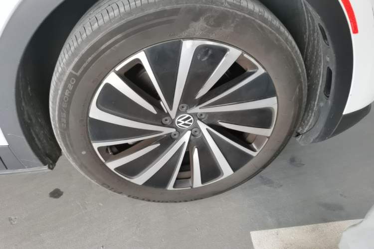 Used Volkswagen ID.4 X 2021 Pure+ Long-Range Edition Right Front Wheel Hub