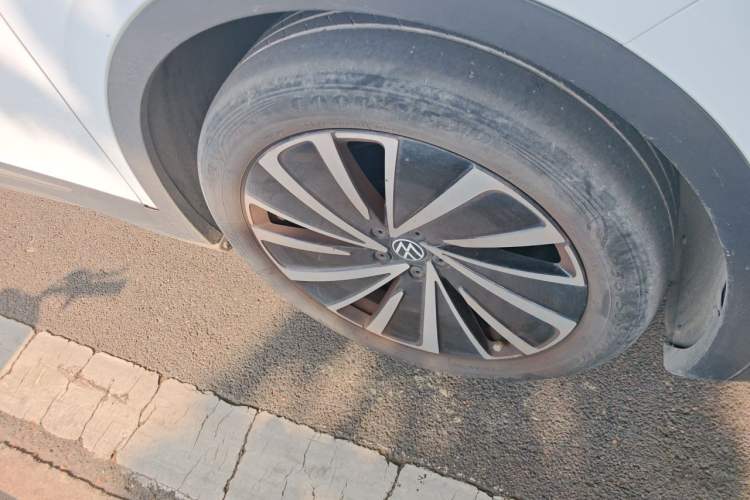 Used Volkswagen ID.4 X 2021 Pro Smart Long-Range Edition Right Front Wheel Hub