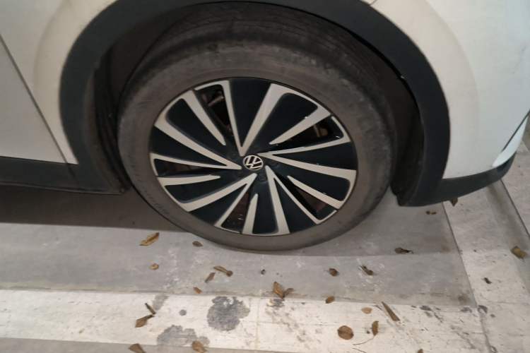 Used Volkswagen ID.4 X 2021 Pure+ Long-Range Edition Right Front Wheel Hub
