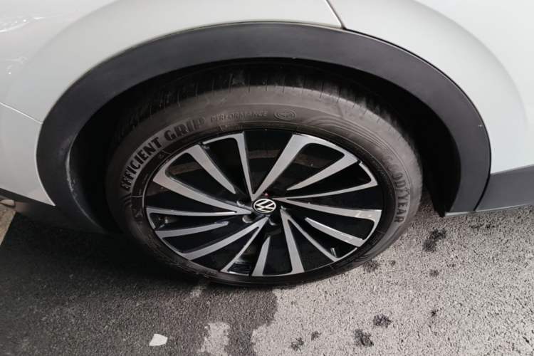 Used Volkswagen ID.4 X 2021 Pro Smart Long-Range Edition Right Rear Wheel Hub