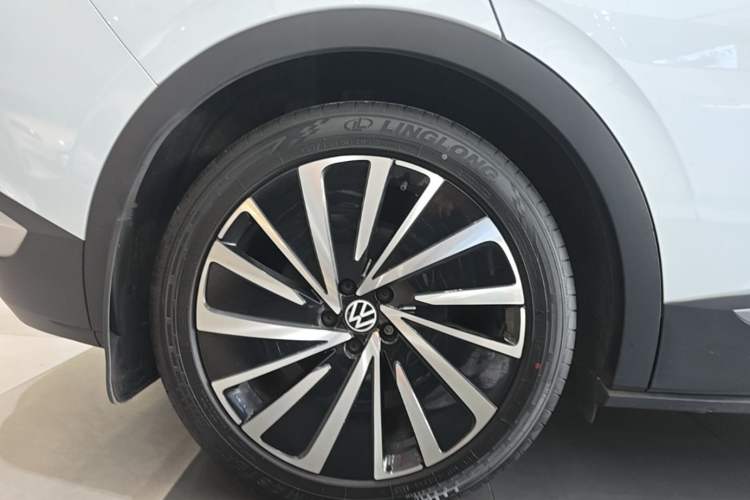 Used Volkswagen ID.4 X 2021 Pro Smart Long-Range Edition Right Rear Wheel Hub