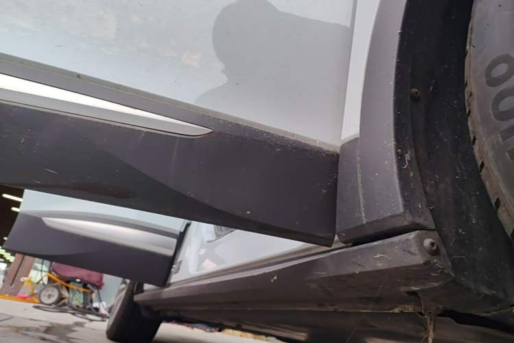 Used Volkswagen ID.4 X 2021 Pro Smart Long-Range Edition Right Side Sill