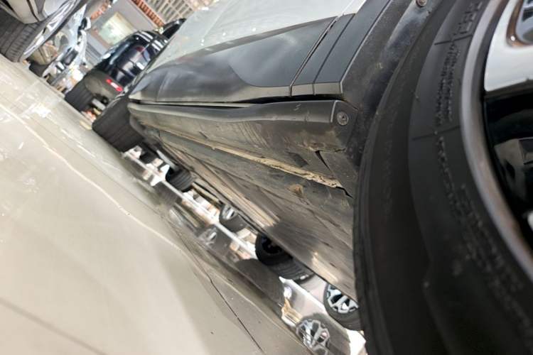 Used Volkswagen ID.4 X 2021 Pure+ Long-Range Edition Right Side Sill