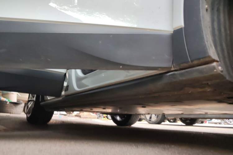 Used Volkswagen ID.4 X 2021 Pure+ Long-Range Edition Right Side Sill