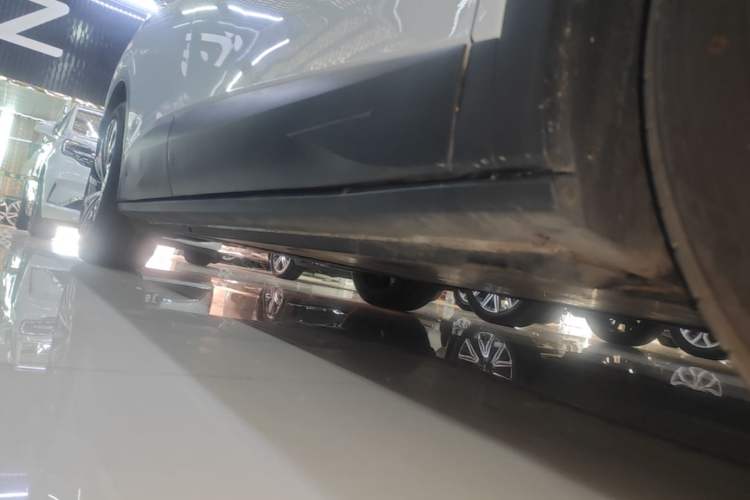 Used Volkswagen ID.4 X 2021 Pure+ Long-Range Edition Right Side Sill
