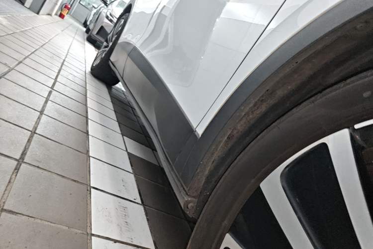 Used Volkswagen ID.4 X 2021 Pure+ Long-Range Edition Right Side Sill