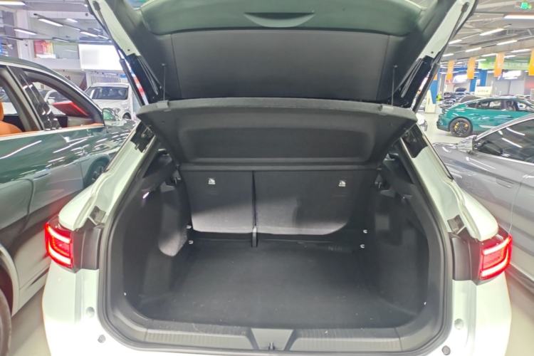 Used Volkswagen ID.4 X 2021 Pure Edition Trunk