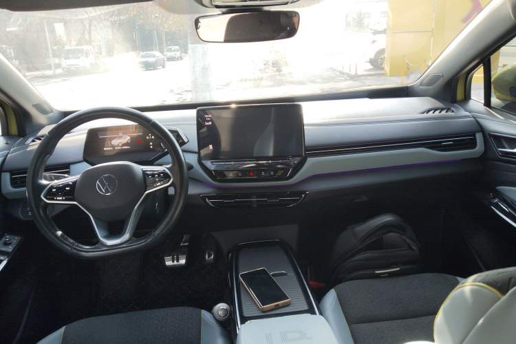 Used Volkswagen ID.4 X 2021 Pro Smart Long-Range Edition Center Console