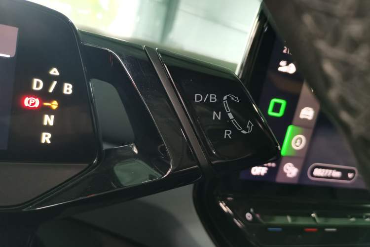 Used Volkswagen ID.4 X 2021 Pro Smart Long-Range Edition Gear Lever
