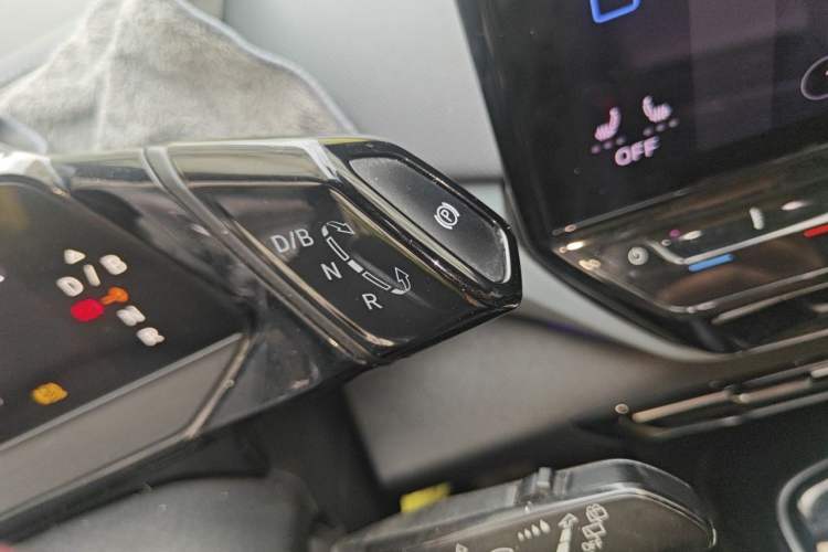 Used Volkswagen ID.4 X 2021 Pro Smart Long-Range Edition Gear Lever