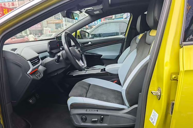 Used Volkswagen ID.4 X 2021 Pro Smart Long-Range Edition Interior 2