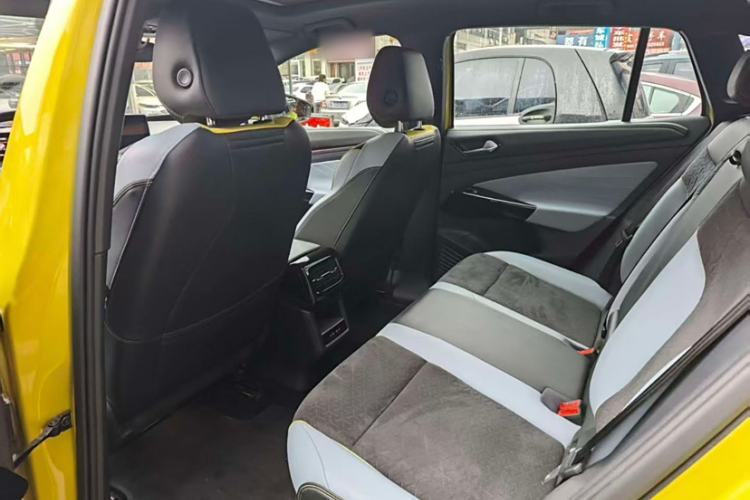 Used Volkswagen ID.4 X 2021 Pro Smart Long-Range Edition Interior 3