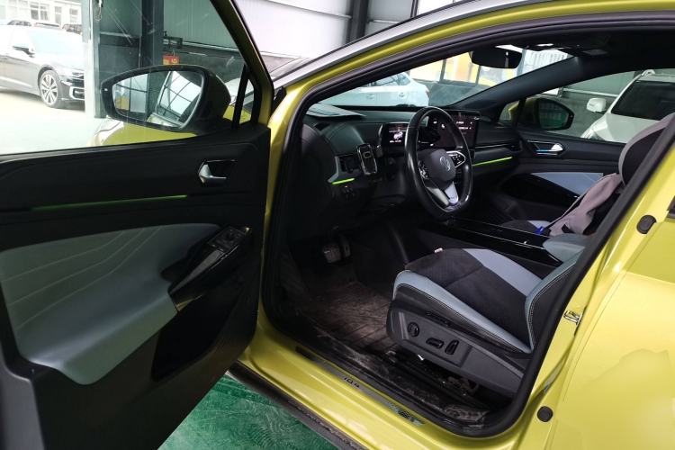 Used Volkswagen ID.4 X 2021 Pro Smart Long-Range Edition Interior 3