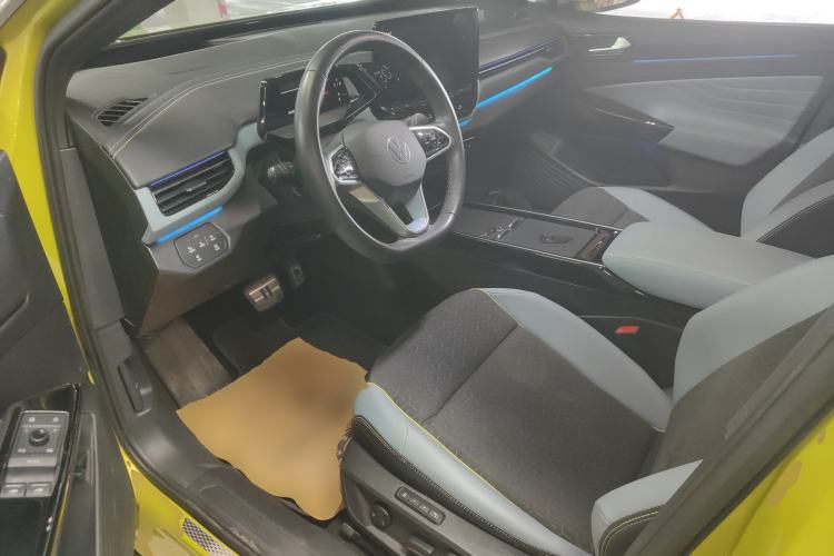 Used Volkswagen ID.4 X 2021 Pro Smart Long-Range Edition Interior 3